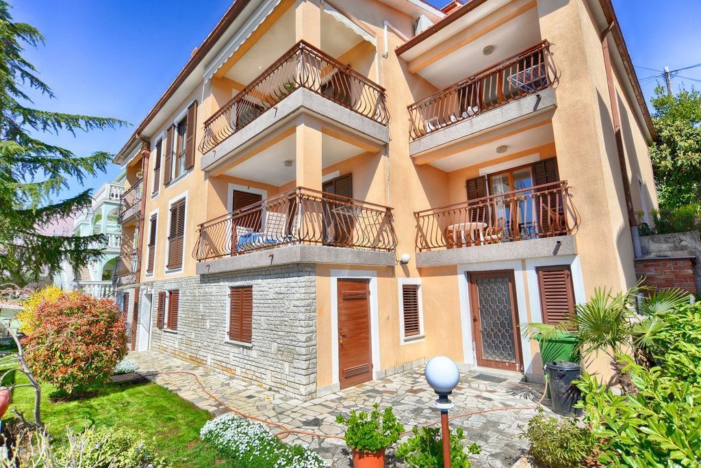 Apartments Creska 629 Rabac Esterno foto
